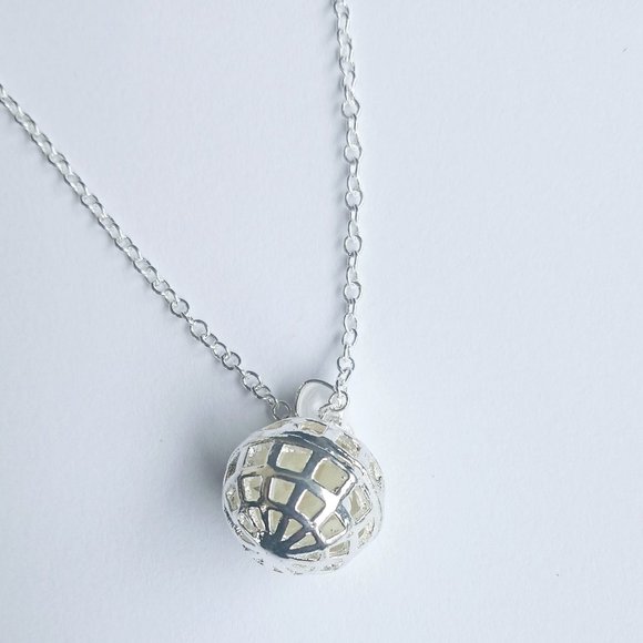 Silver Plated Pendant & Round Basket Weave Cage - Picture 13 of 13